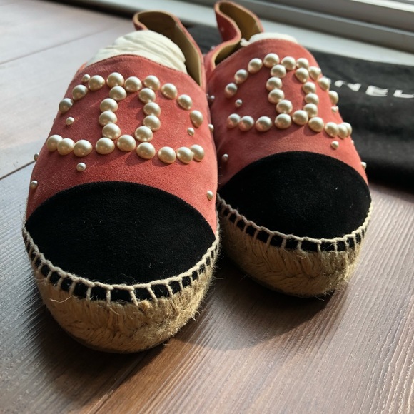Chanel Espadrille Suede W Pearls - Picture 2 of 9
